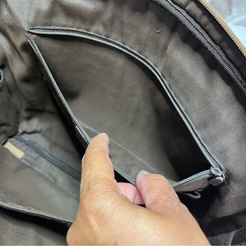 Gucci GG Supreme Briefcase Olive Green Leather broken zipper pull - Picture 14 of 17